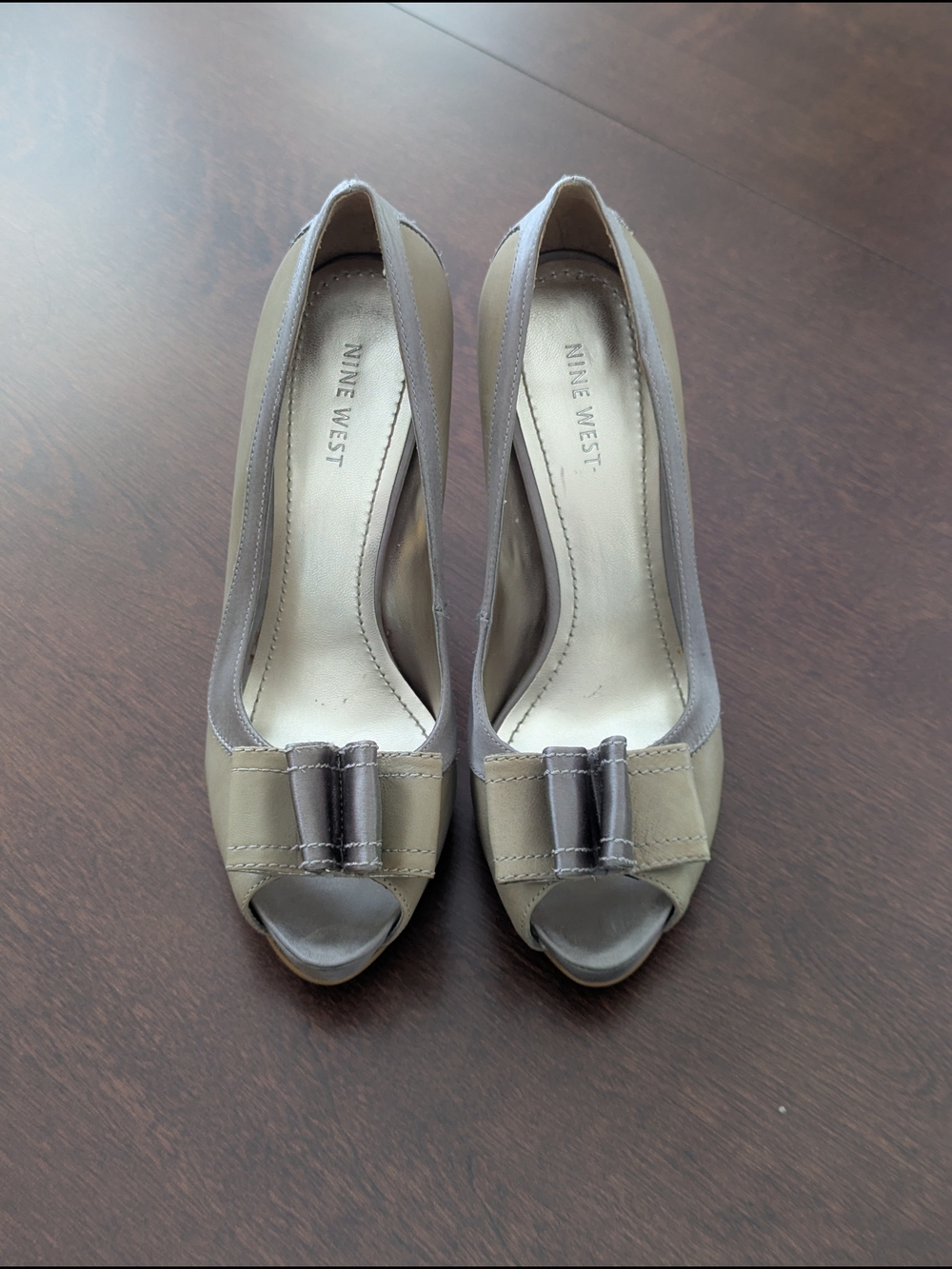 Nine West Grey Peep-Toe Pumps with Bow